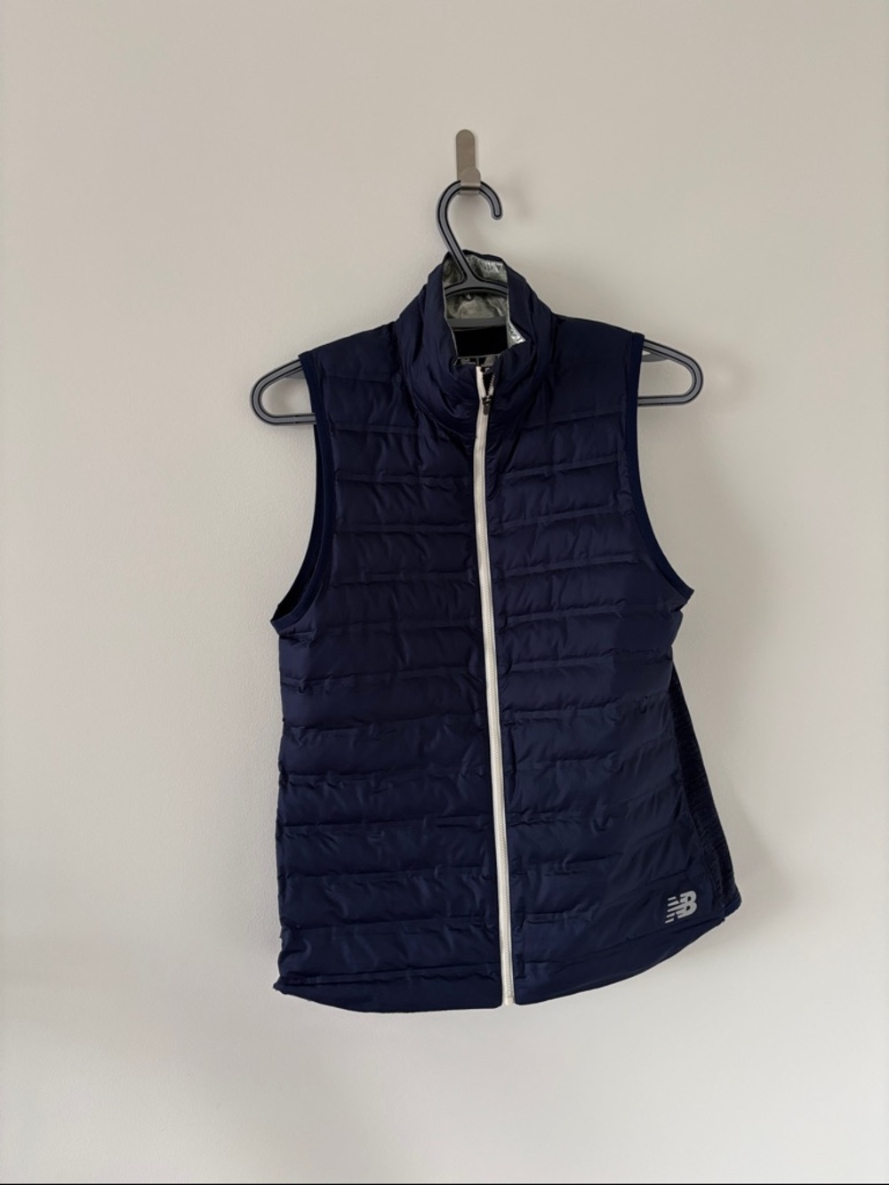 New Balance Women’s Navy Sleeveless Packable Puffer Vest Size S